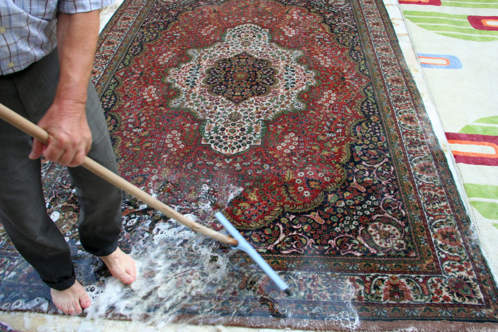 ペルシア工芸品（ペルシャ工芸品）パサルガードの絨毯メンテナンスクリーニング